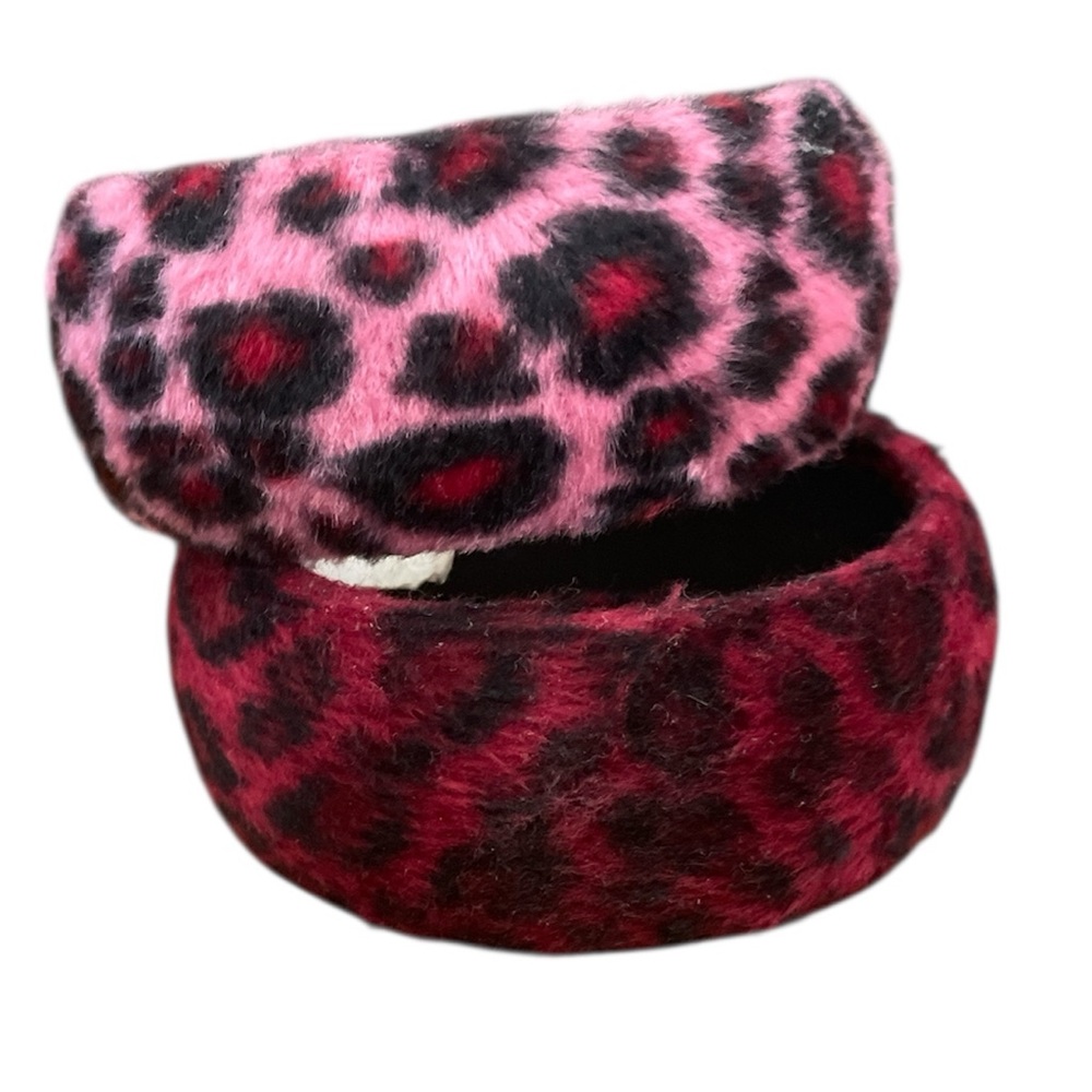 Leopard Print NWT faux fur Pink & Black bangle’s